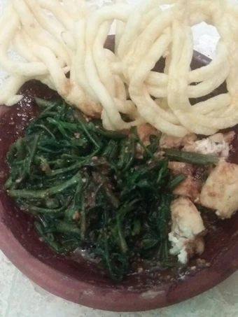 Langkah Mudah untuk Menyiapkan Resep Rujak kangkung minimalis yang Lezat Sekali Anti Ribet, Lezat Sekali