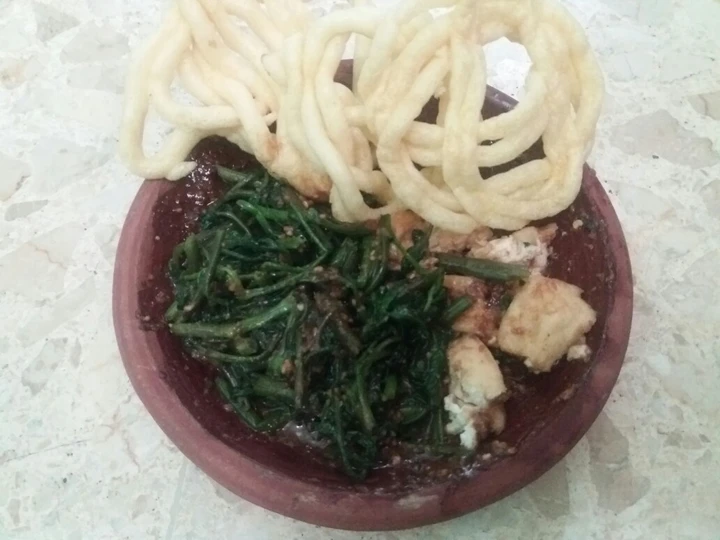 Cara Mudah Menyiapkan Resep Rujak kangkung minimalis yang Lezat Anti Ribet, Lezat Sekali