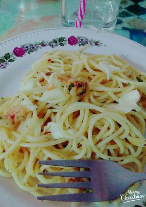A picture of Spicy lemon and prawn spaghetti.