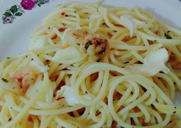Simple Way to Make Speedy Spicy lemon and prawn spaghetti