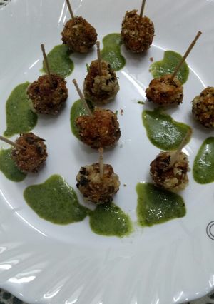 A picture of Paneer makhana balls.