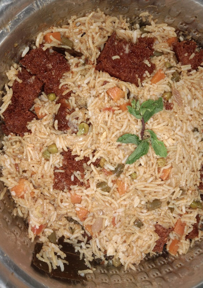 கல்யாண வீட்டு ஸ்பெஷல் பிரிஞ்சி பிரியாணி செய்முறை முக்கிய புகைப்படம்