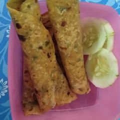 A picture of Mooli ka paratha / Radish paratha.