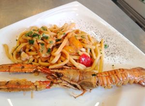 Foto di Scialatielli Freschi con Scampi e Pomodorini Gialli e Rossi