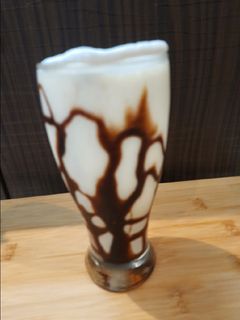 મિલ્ક શેક (Milk Shake Recipe in Gujarati) રેસીપી મુખ્ય ફોટો