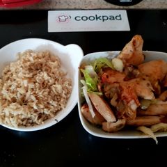 A picture of My Salt & Pepper seasoned Chicken with wholegrain brown Rice. 🤗.