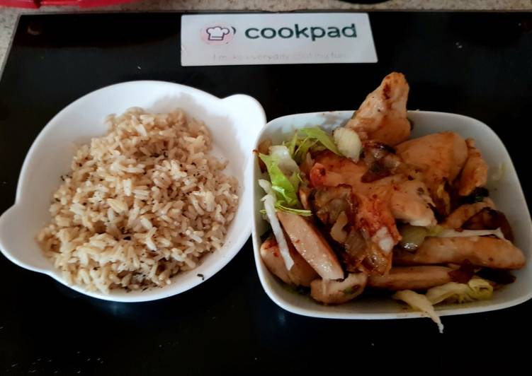 My Salt & Pepper seasoned Chicken with wholegrain brown Rice. π€
