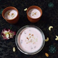 A picture of Rose paneer kheer.