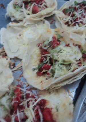 Una foto de Doraditas de pastor con queso y verdura. Del pirul. Jalisco