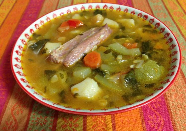 Potaje de verduras con costillas