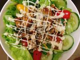 Salad ức gà áp chảo