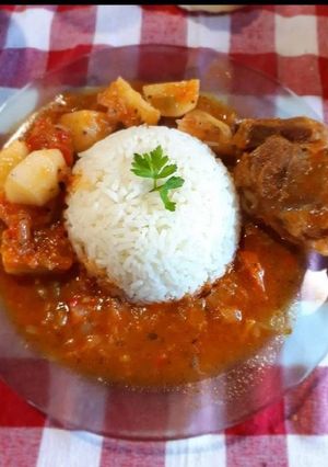 Una foto de Estofado de solomillo con arroz