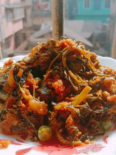 মেথি শাকের চচ্চড়ি (Methi shaker chorchori recipe in Bengali) রেসিপির প্রধান ছবি