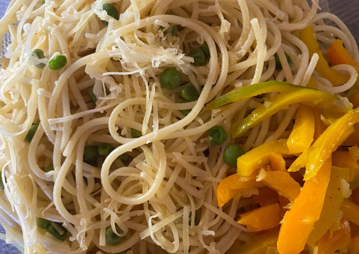 Spaghetti accompagné de légumes