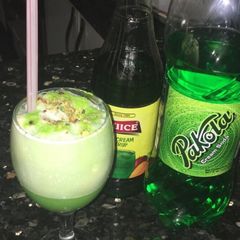 A picture of Ice-cream Soda.