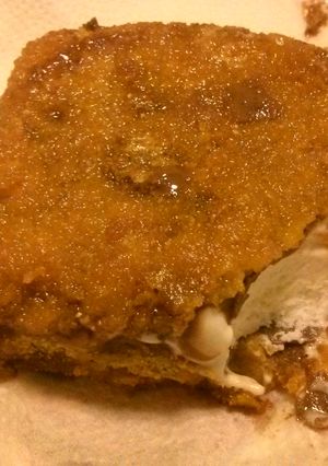 A picture of Deep fried icecream.