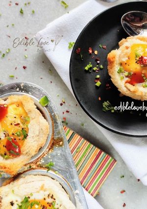 A picture of Egg and bread baked cups.