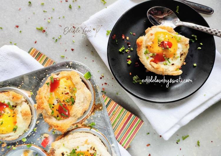 Egg and bread baked cups