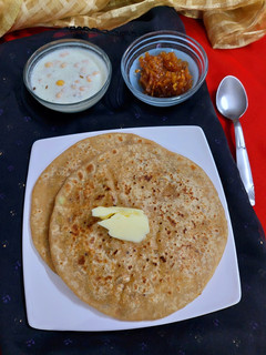 मटर आलू के परांठे (Matar aloo ke parathe recipe in Hindi) रेसिपी मुख्य फोटो