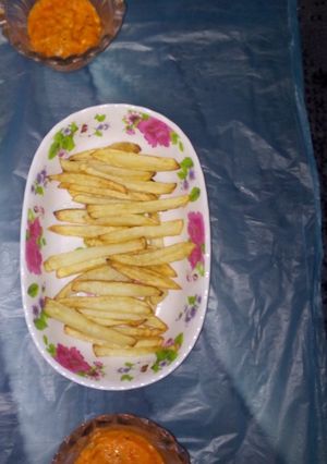 صورة لوصفة بطاطا مقليه مع جبنة شيدر