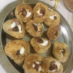 A picture of Golgappy (pani puri).