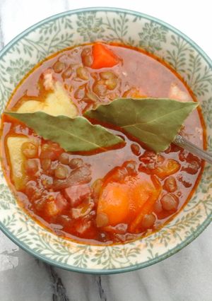A picture of Fakes Soupa (Lentil Soup).