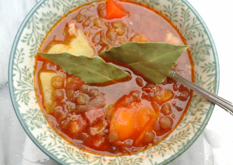 Recipe of Award-winning Fakes Soupa (Lentil Soup)