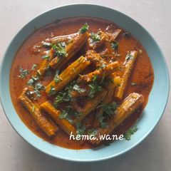 A picture of Shegvani (Drumstick bhaji).