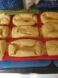 Una foto de Pudin con nata al horno