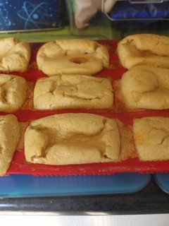Una foto de Pudin con nata al horno