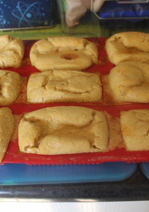 Una foto de Pudin con nata al horno