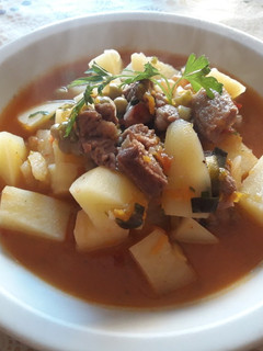 Una foto de Estofado de patatas con carne