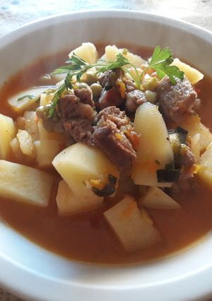 Una foto de Estofado de patatas con carne