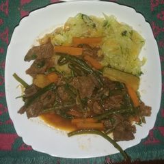 A picture of Beef and cabbage.