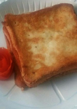 A picture of Egg toast.