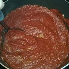 A picture of Homemade pizza sauce.