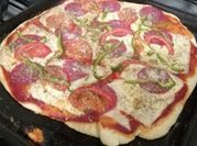 Una foto de pizza de harina de maíz