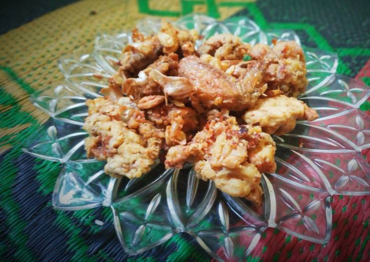 Bagaimana Menyiapkan Ayam goreng bawang khas Batam yang Enak Banget