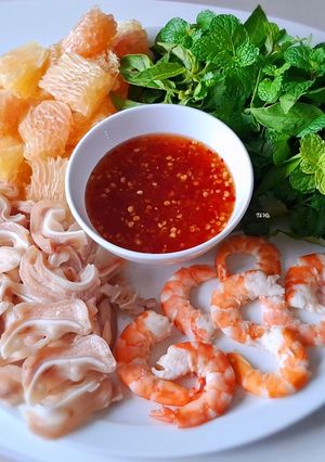 Hình của món Gỏi BƯỞI tai heo.