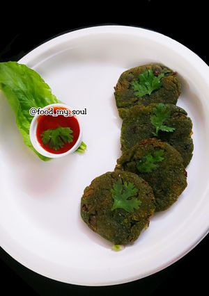 A picture of Spinach-CornMeal Tikki.