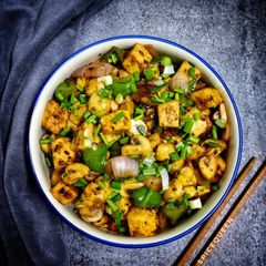 A picture of Garlic Mushroom Paneer Stirfry.