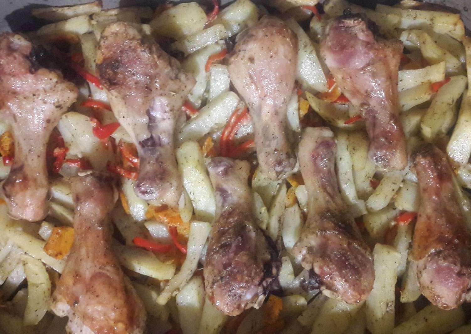 Куриные голени с овощами в рукаве в духовке
