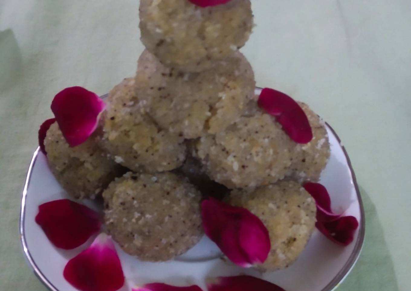 Coconut laddu