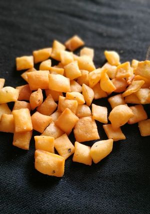 A picture of Pizza flavoured cheeselings.