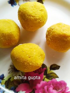 बेसन के लड्डू (Besan ke ladoo recipe in hindi) रेसिपी मुख्य फोटो
