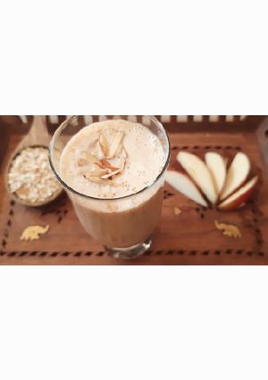 एप्पल ओट्स स्मूदि (Apple oats smoothie recipe in hindi) रेसिपी मुख्य फोटो
