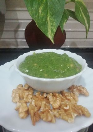 A picture of Walnut & Coriander Chutney.