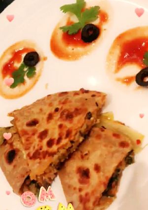 A picture of Chatpati chapati sandwich.