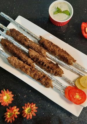 A picture of Quick and easy grilled beef seekh kebab.