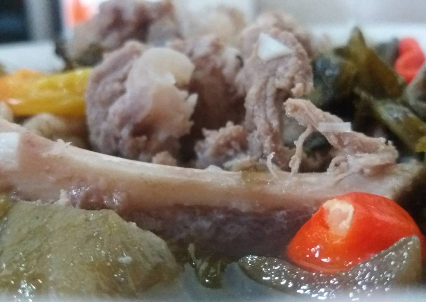 Baikut Babi asinan sawi